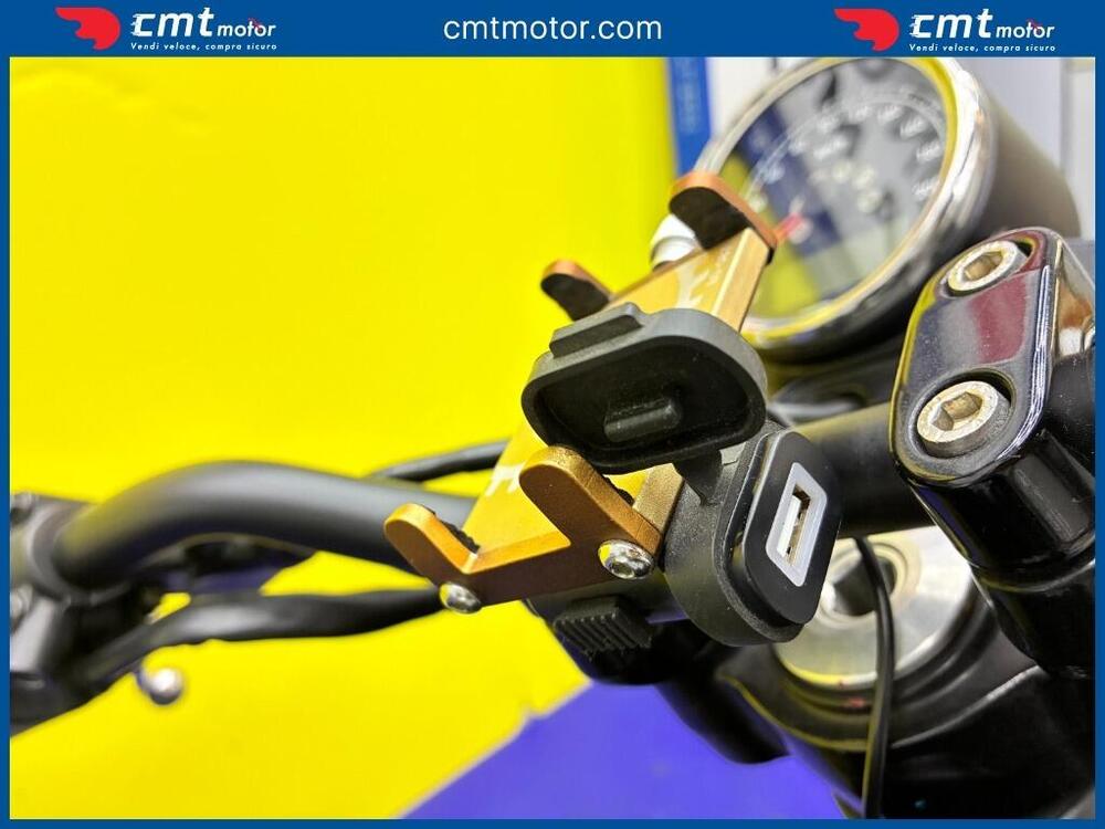 Moto Guzzi V7 III Stone Night Pack (2019 - 20) (11)