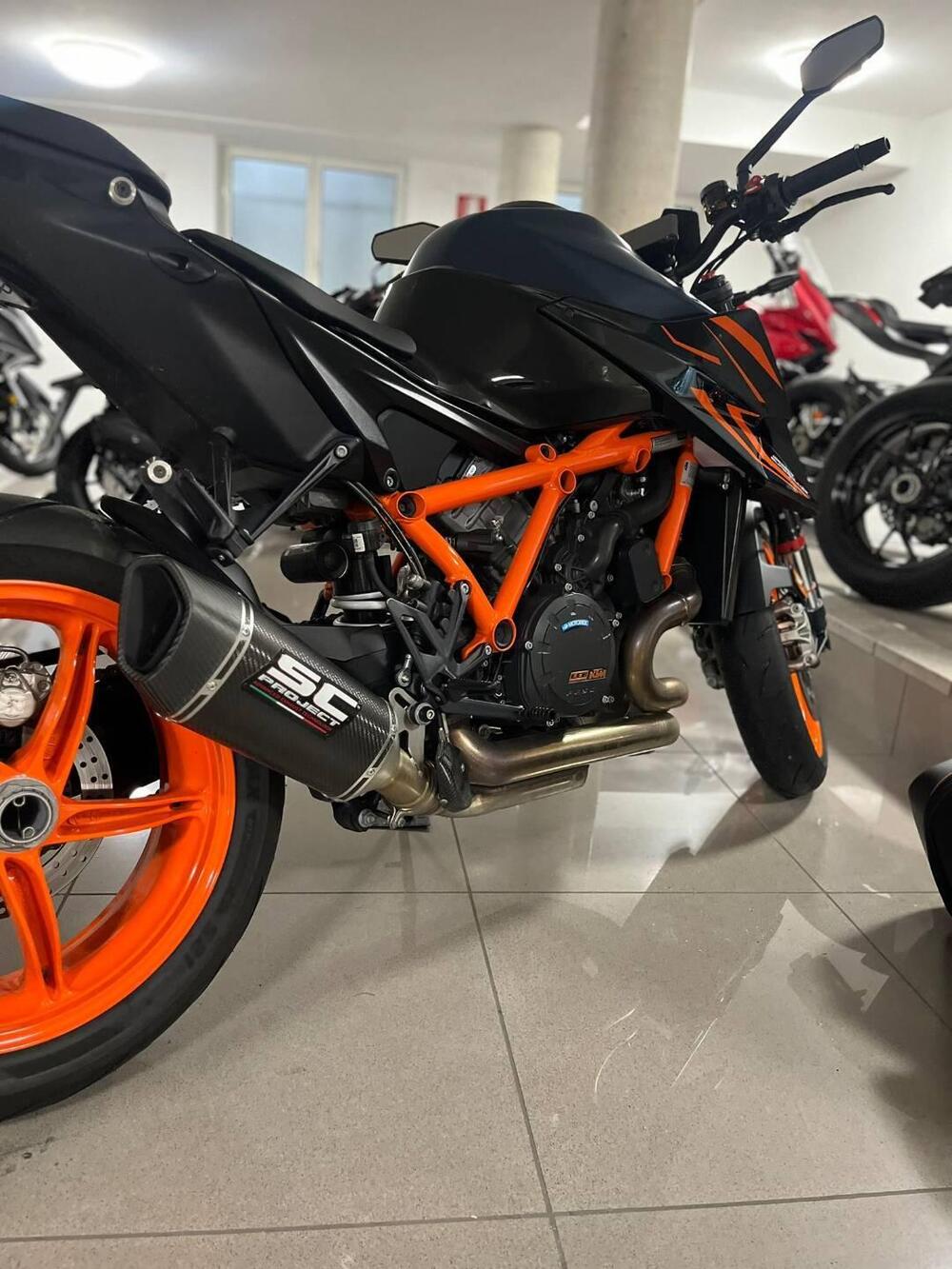 KTM 1290 Super Duke R (2022 - 23) (4)