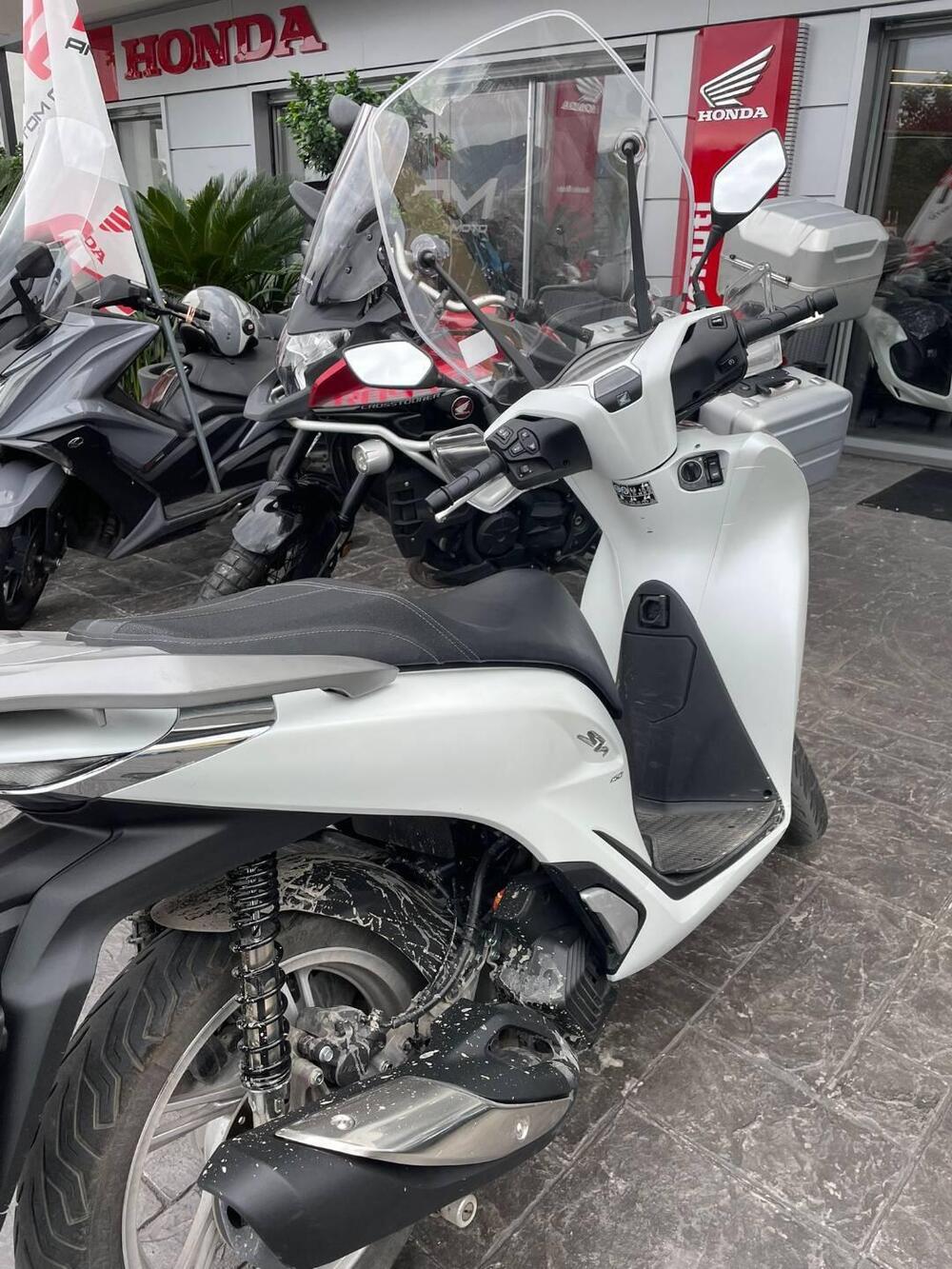 Honda SH 150i (2020 - 23) (2)