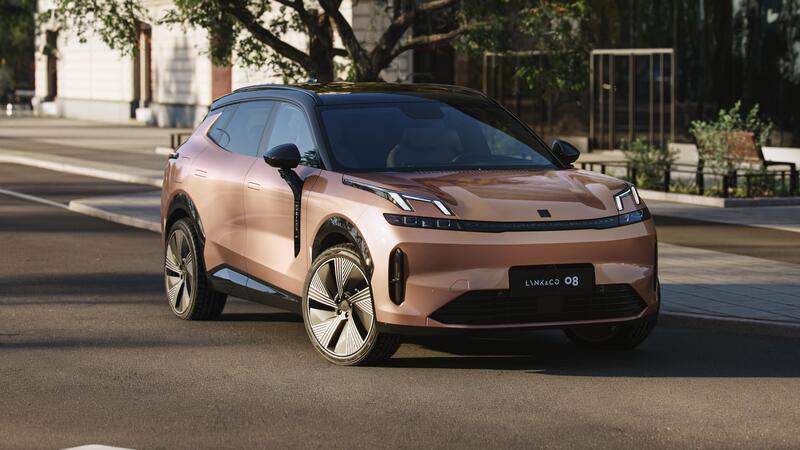 Lynk &amp; Co 08: il SUV plug-in che segna l&rsquo;evoluzione tecnologica del marchio 