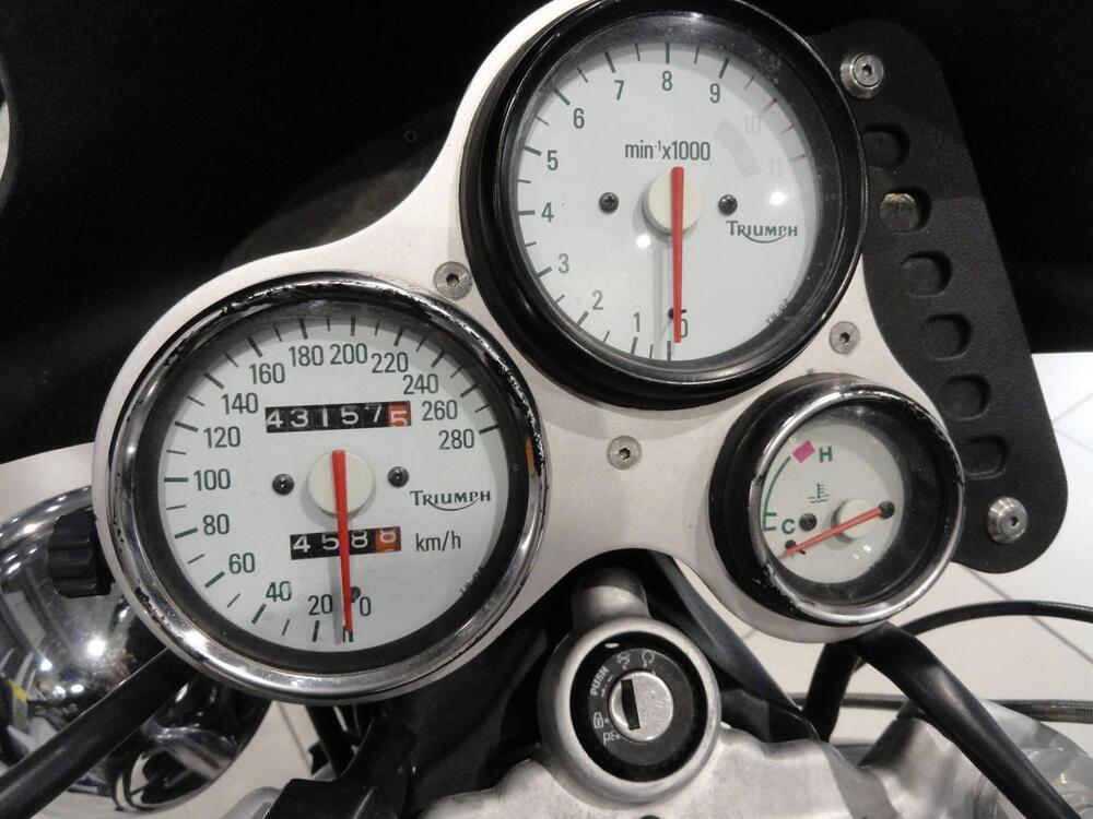 Triumph Speed Triple 955 (1998 - 01) (6)