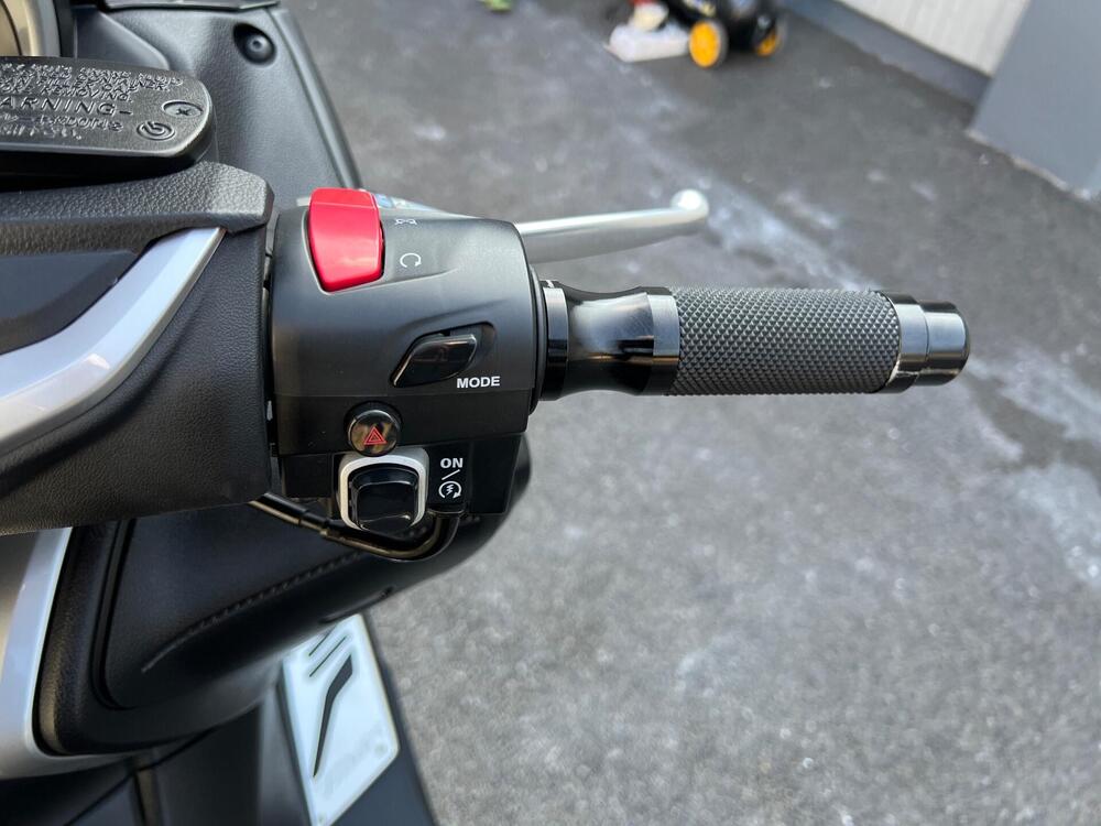 Yamaha T-Max 530 SX (2017 - 19) (10)