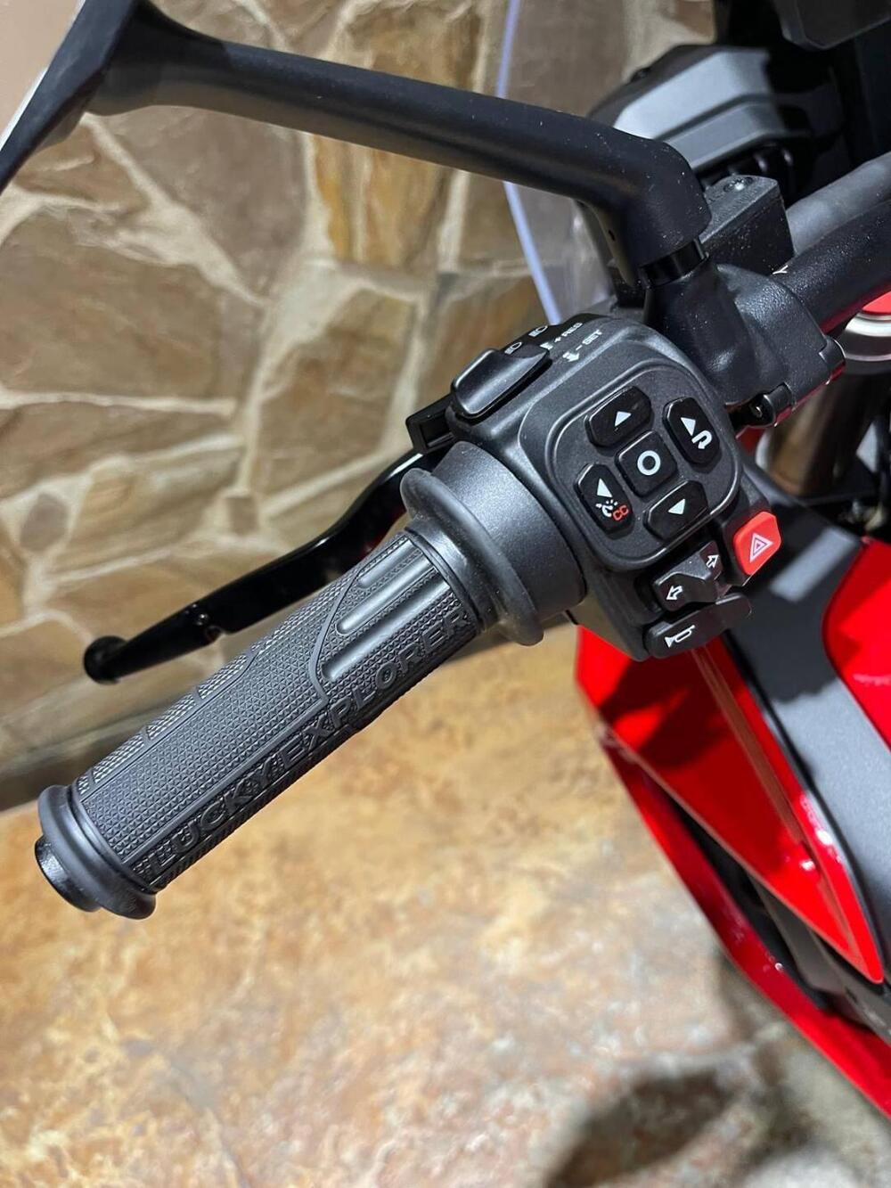 MV Agusta LXP Enduro Veloce (2024 - 25) (17)