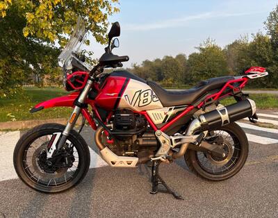 Moto Guzzi V85 TT Travel (2021 - 23) usata