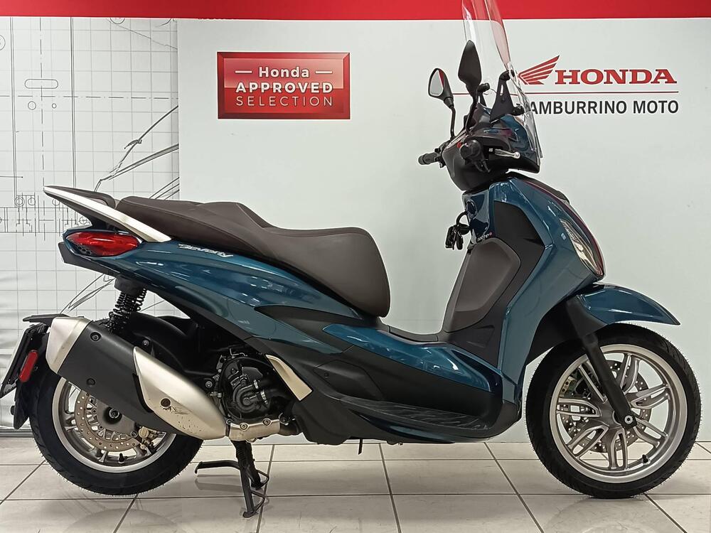 Piaggio Beverly 300 ABS-ASR (2021 - 25) (2)