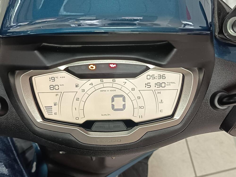 Piaggio Beverly 300 ABS-ASR (2021 - 25) (5)