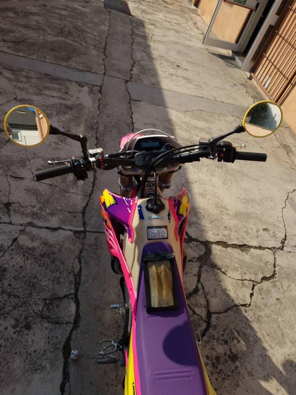 Tm Moto EN 300 Fi ES 2T (2024) (9)