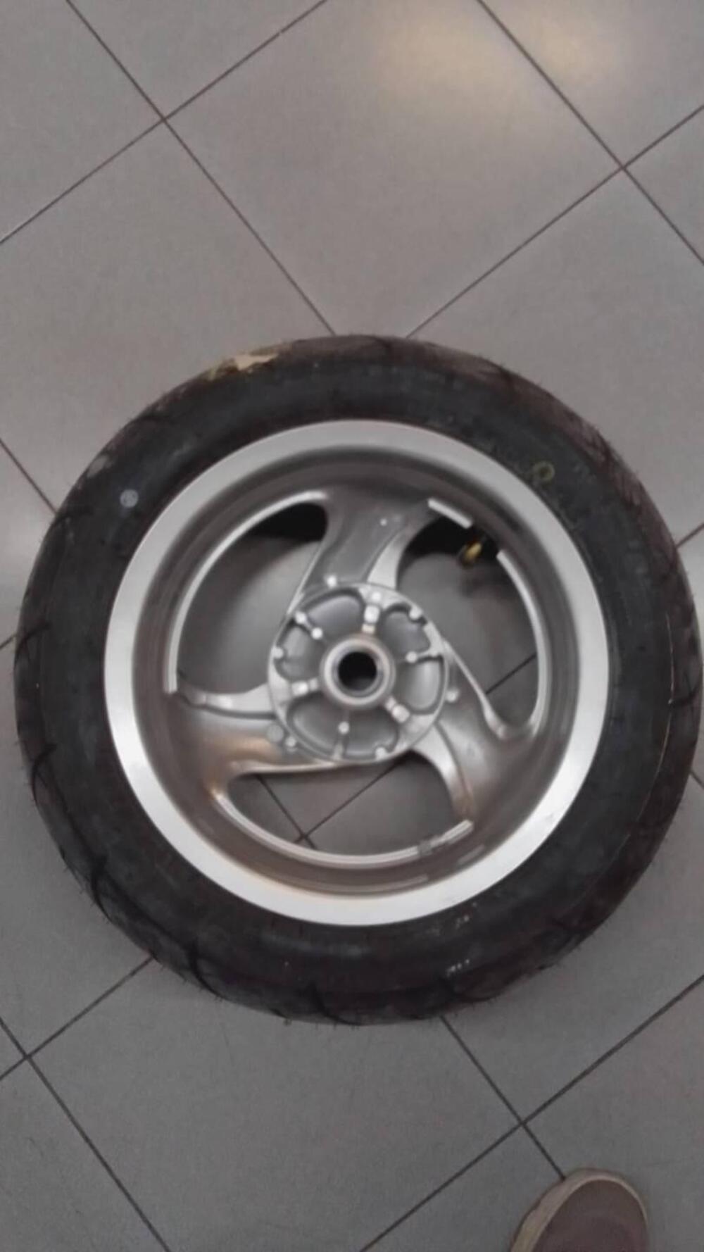 Cerchio posteriore SILVER WING Honda (2)