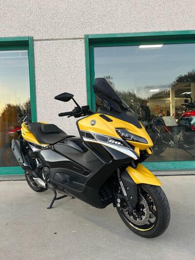 Yamaha T-Max 560 (2022 - 24) usata