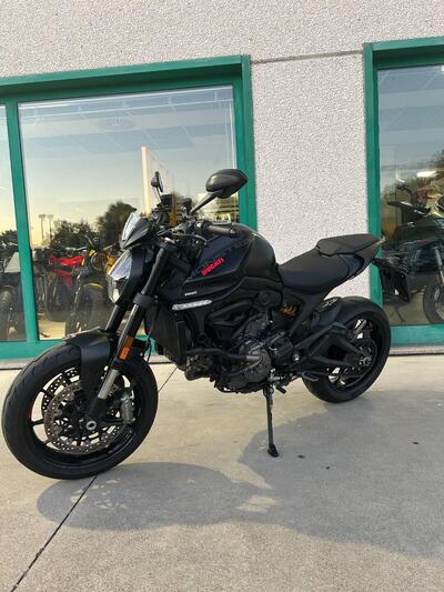 Ducati Monster 937 + (2021 - 25) usata