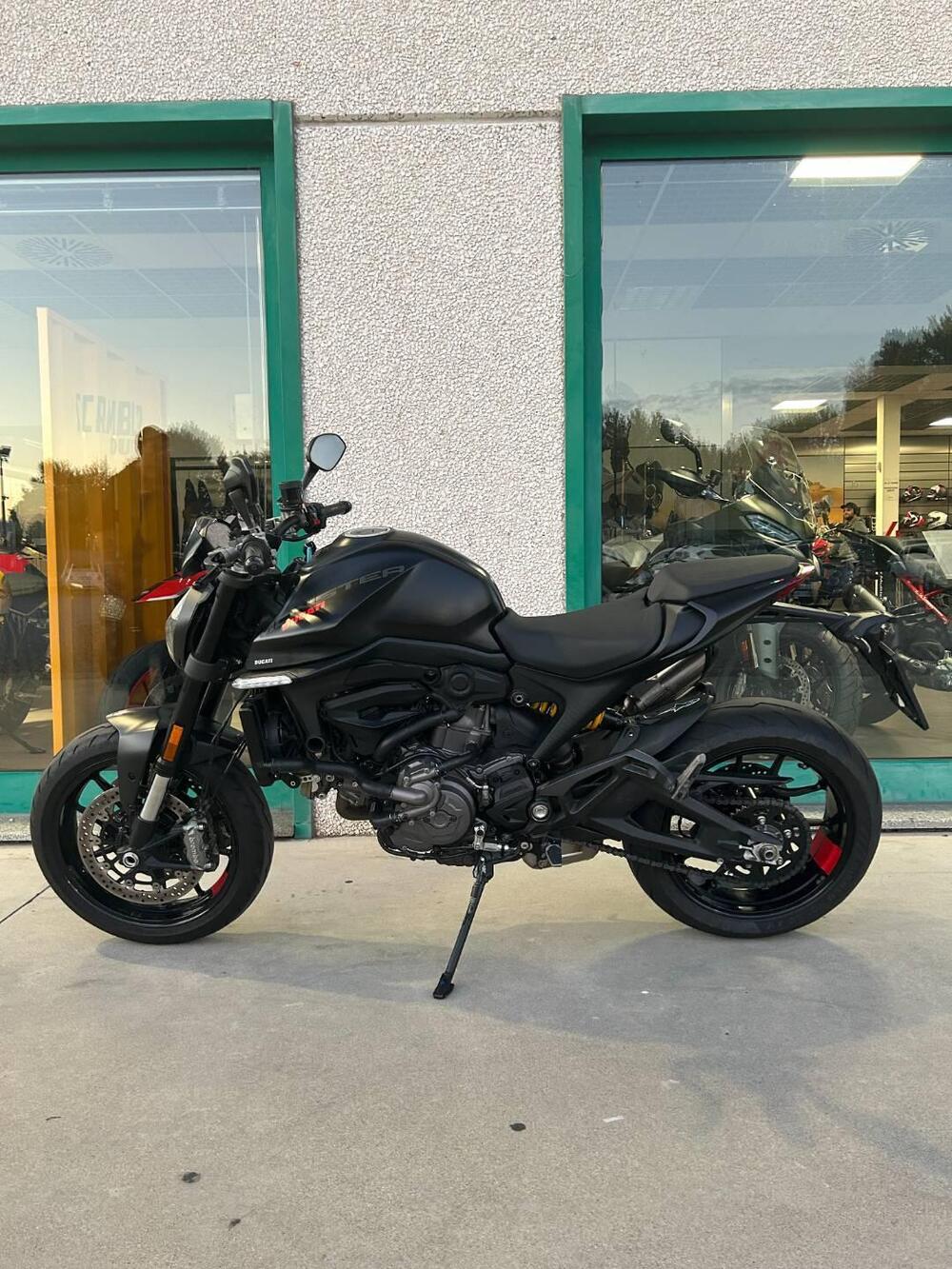 Ducati Monster 937 + (2021 - 25) (4)