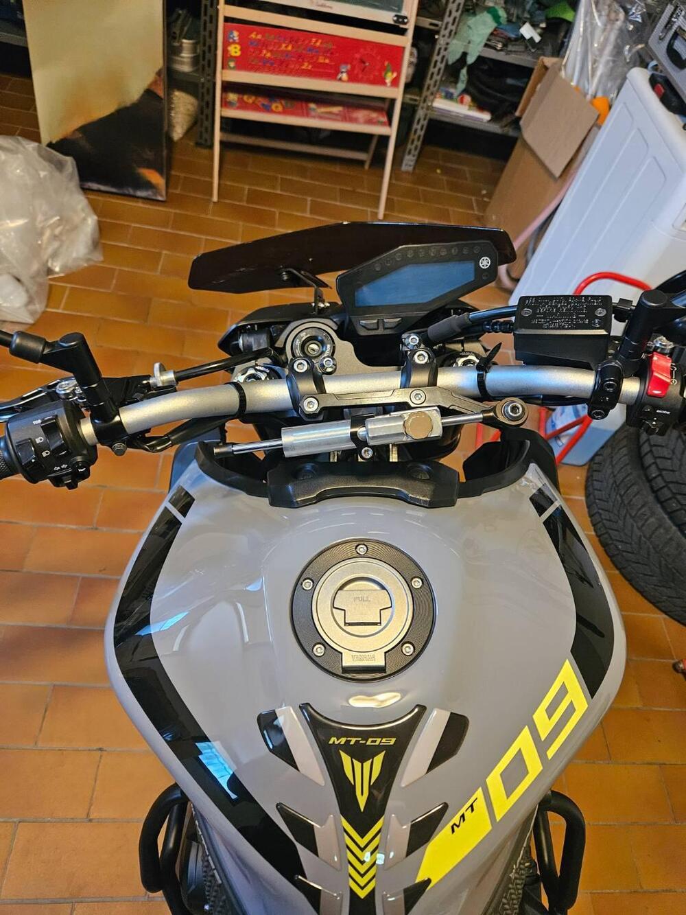 Yamaha MT-09 (2017 - 20) (5)