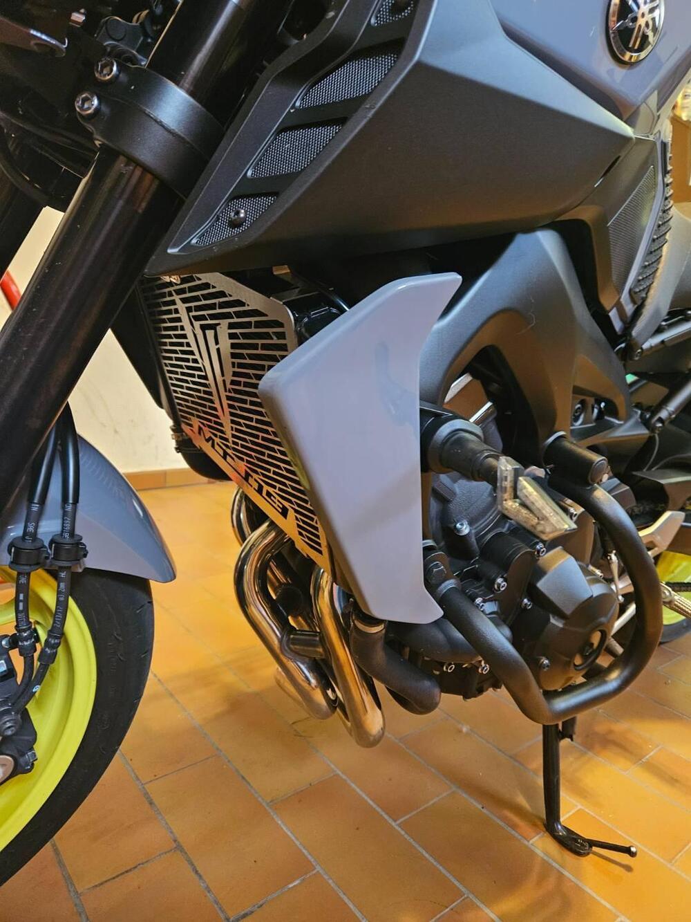 Yamaha MT-09 (2017 - 20) (6)