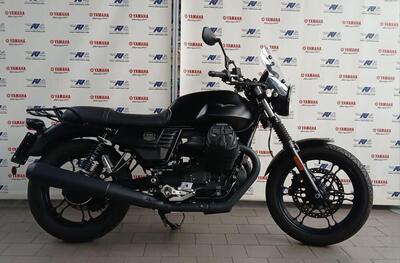 Moto Guzzi V7 III Stone (2017 - 20) usata