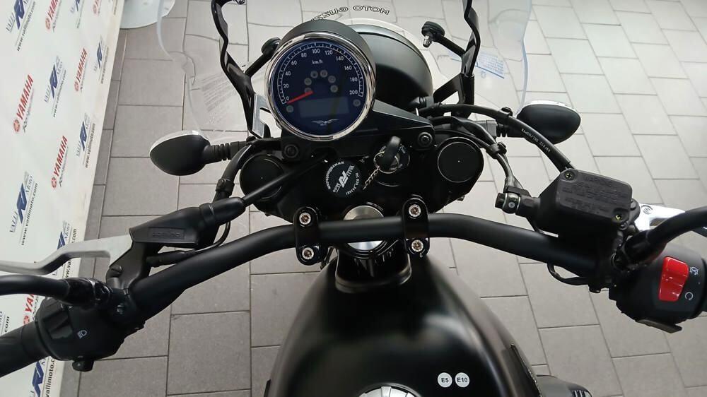 Moto Guzzi V7 III Stone (2017 - 20) (6)