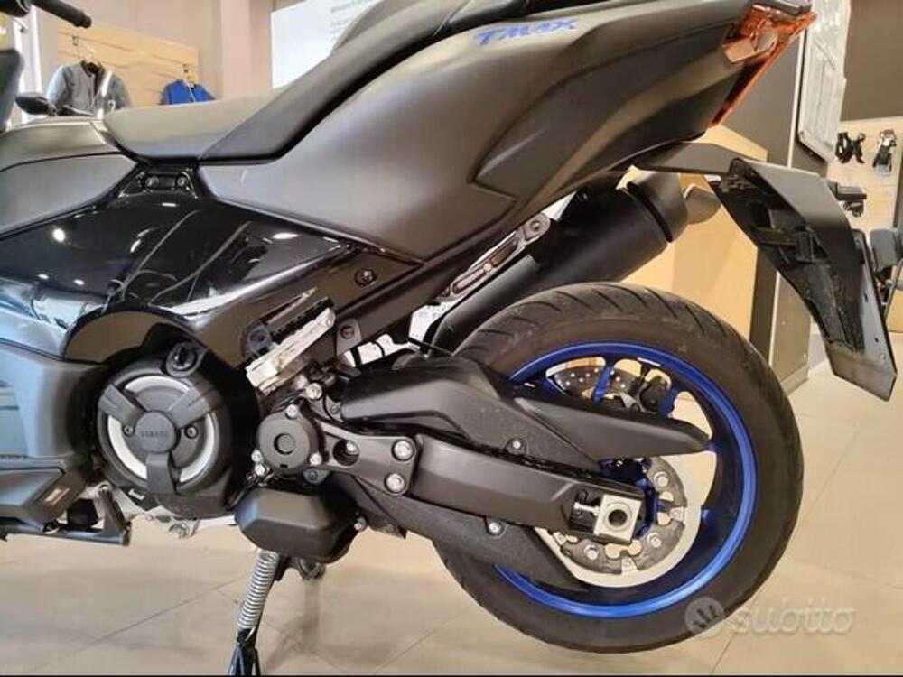 Yamaha T-Max 560 (2025 - 26) (4)