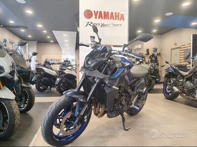 Yamaha MT-09 (2021 - 23) usata