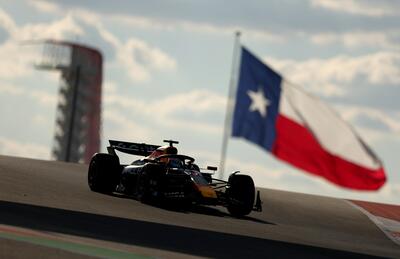 F1, duello rovente nelle qualifiche Sprint di Austin: Verstappen resiste all&rsquo;assalto McLaren, sorpresa H&uuml;lkenberg!