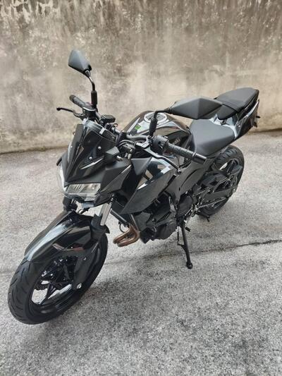 Kawasaki Z 400 (2023) usata