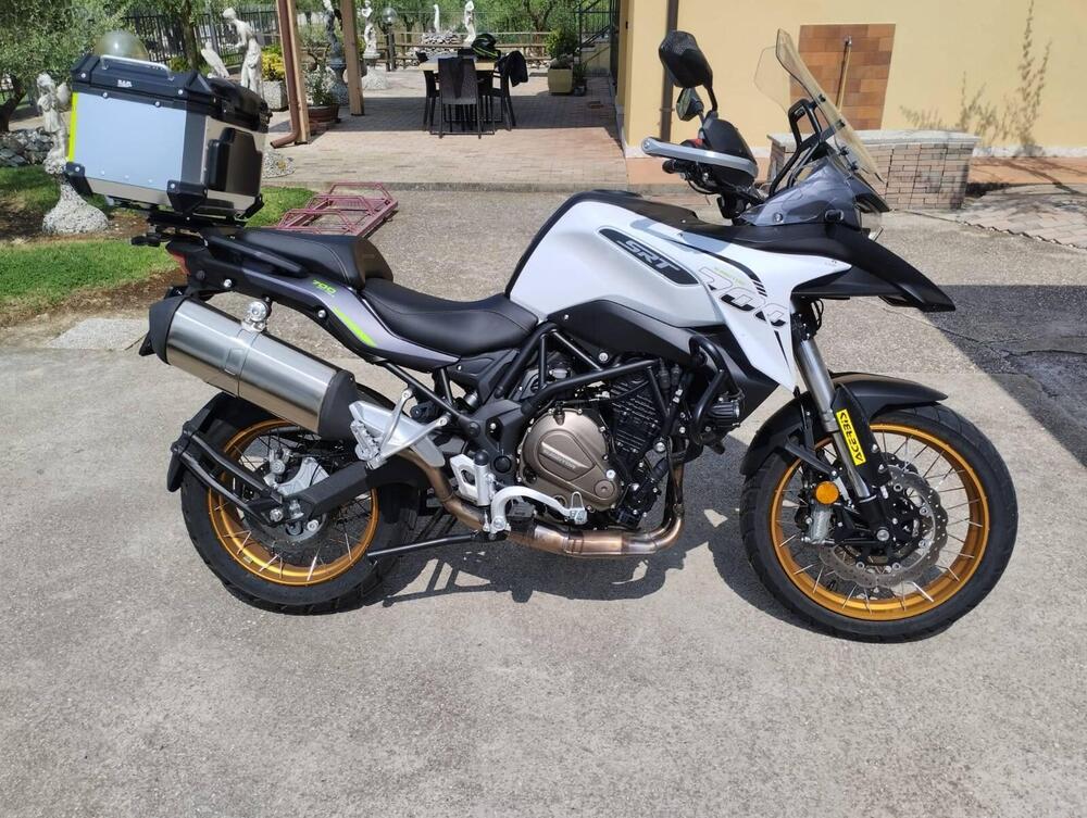 QJ Motor SRT 700 SX (2025 - 26) (4)