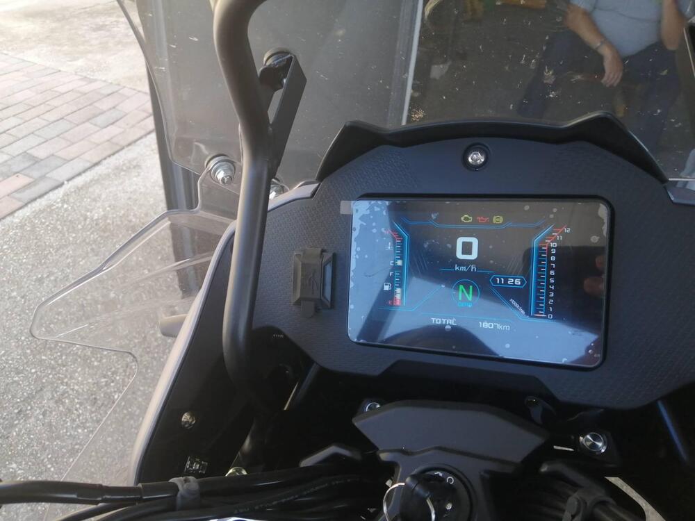 QJ Motor SRT 700 SX (2025 - 26) (3)