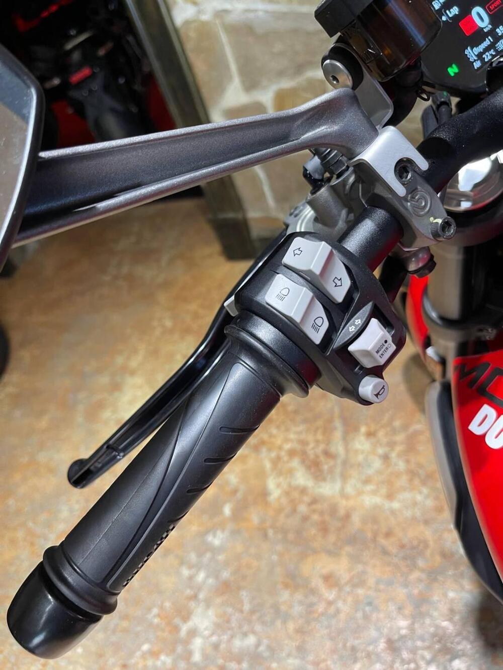 Ducati Monster 937 (2021 - 25) (9)