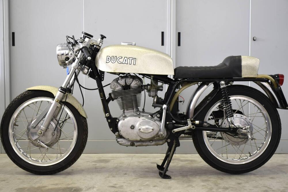 Ducati Mark 3 450 Desmo (2)