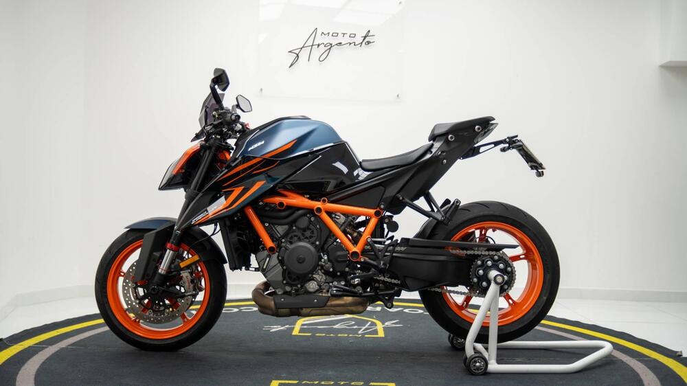KTM 1290 Super Duke R (2022 - 23) (7)