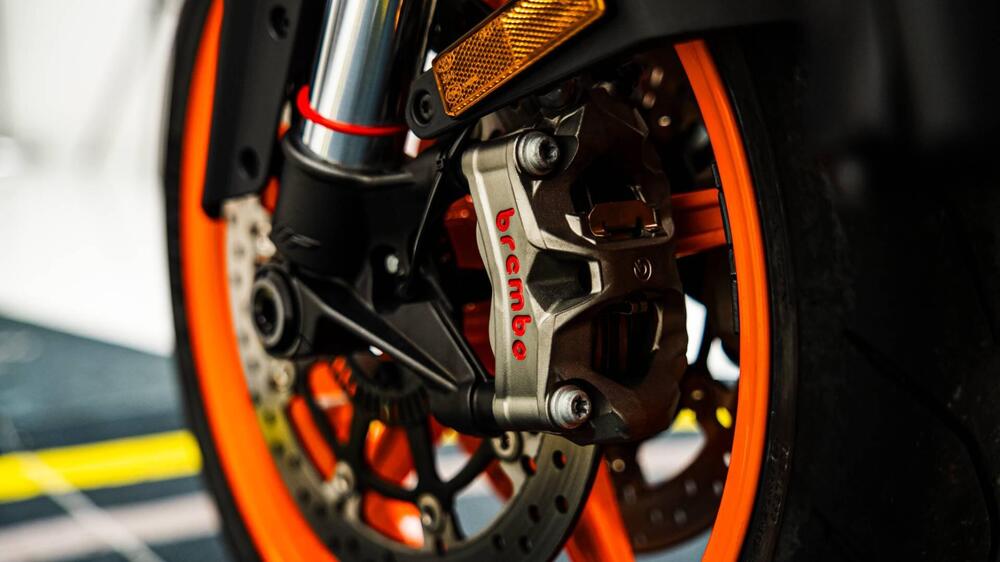 KTM 1290 Super Duke R (2022 - 23) (16)