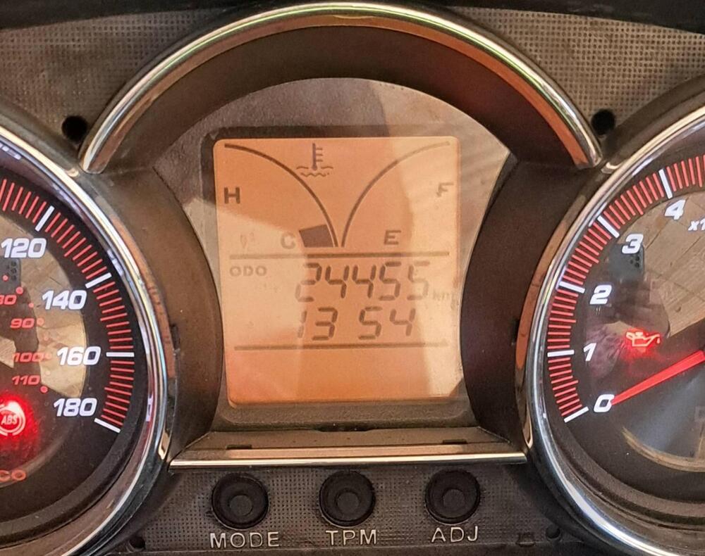 Kymco Downtown 300i ABS (2009 - 17) (4)