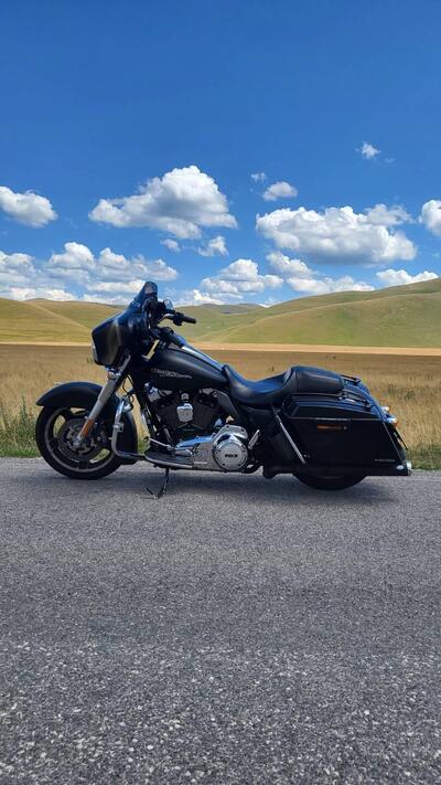 Harley-Davidson 1690 Street Glide (2011 - 13) - FLHX usata