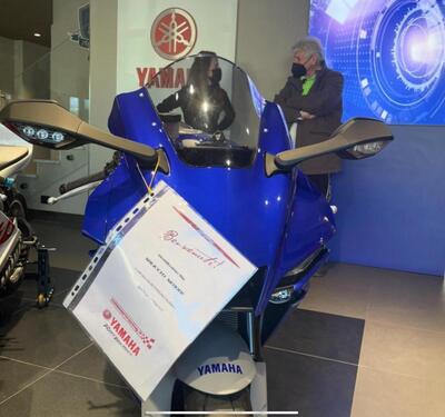 Yamaha YZF R1 (2020 - 25) usata