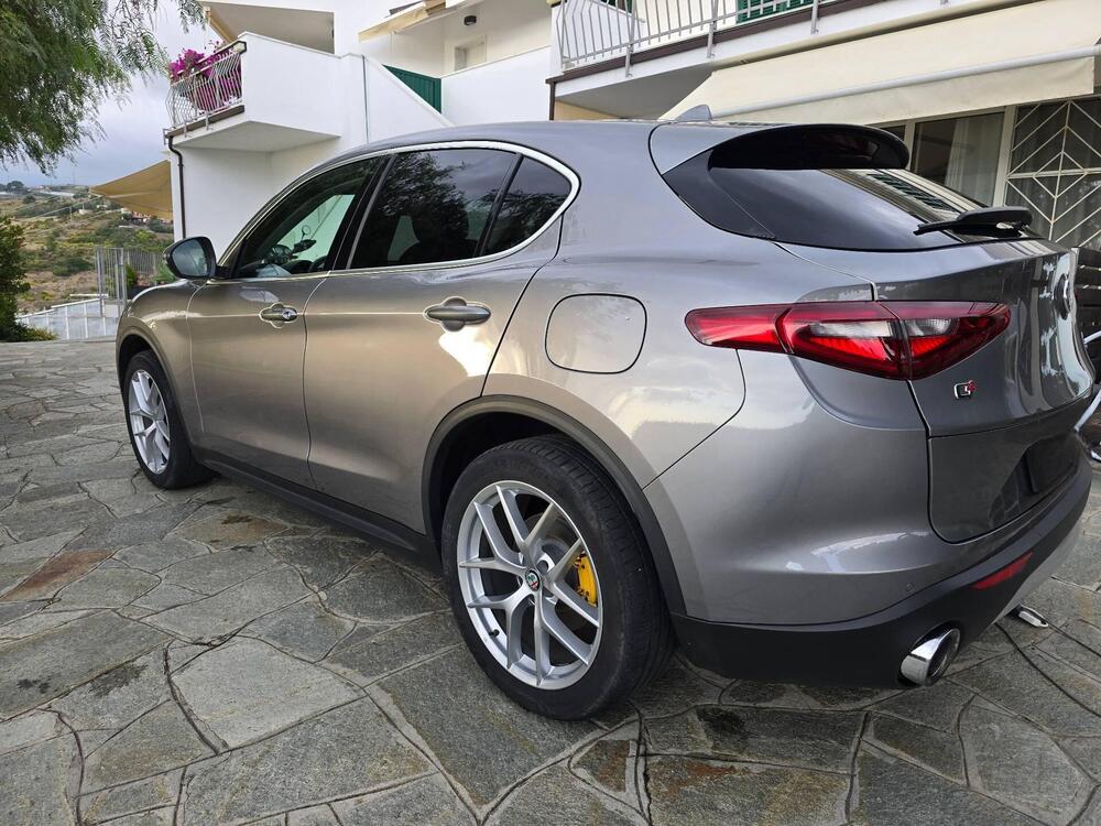 Alfa Romeo Stelvio usata a Imperia (2)