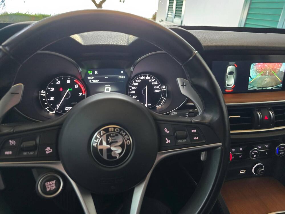 Alfa Romeo Stelvio usata a Imperia (5)