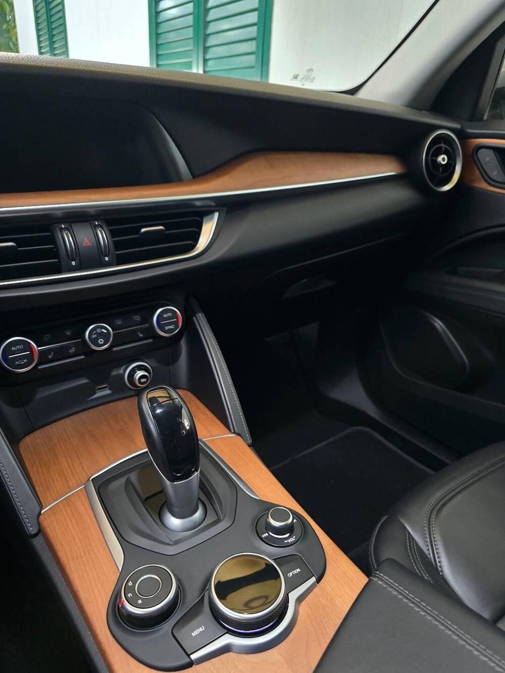 Alfa Romeo Stelvio usata a Imperia (6)