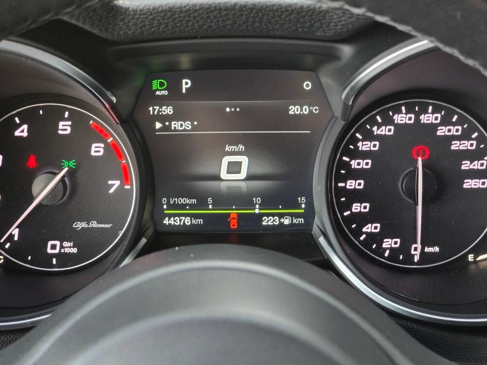 Alfa Romeo Stelvio usata a Imperia (16)