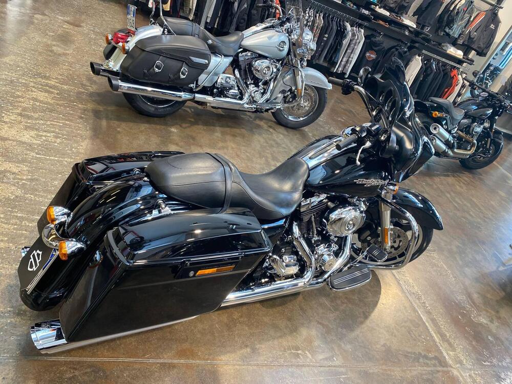 Harley-Davidson 1690 Street Glide (2011 - 13) - FLHX (5)