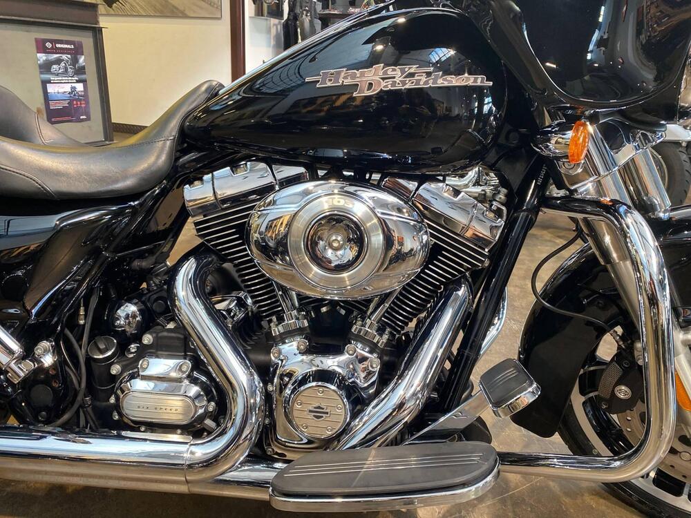 Harley-Davidson 1690 Street Glide (2011 - 13) - FLHX (3)