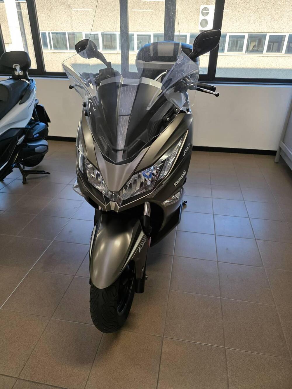 Kawasaki J 300 (2017 - 21) (4)