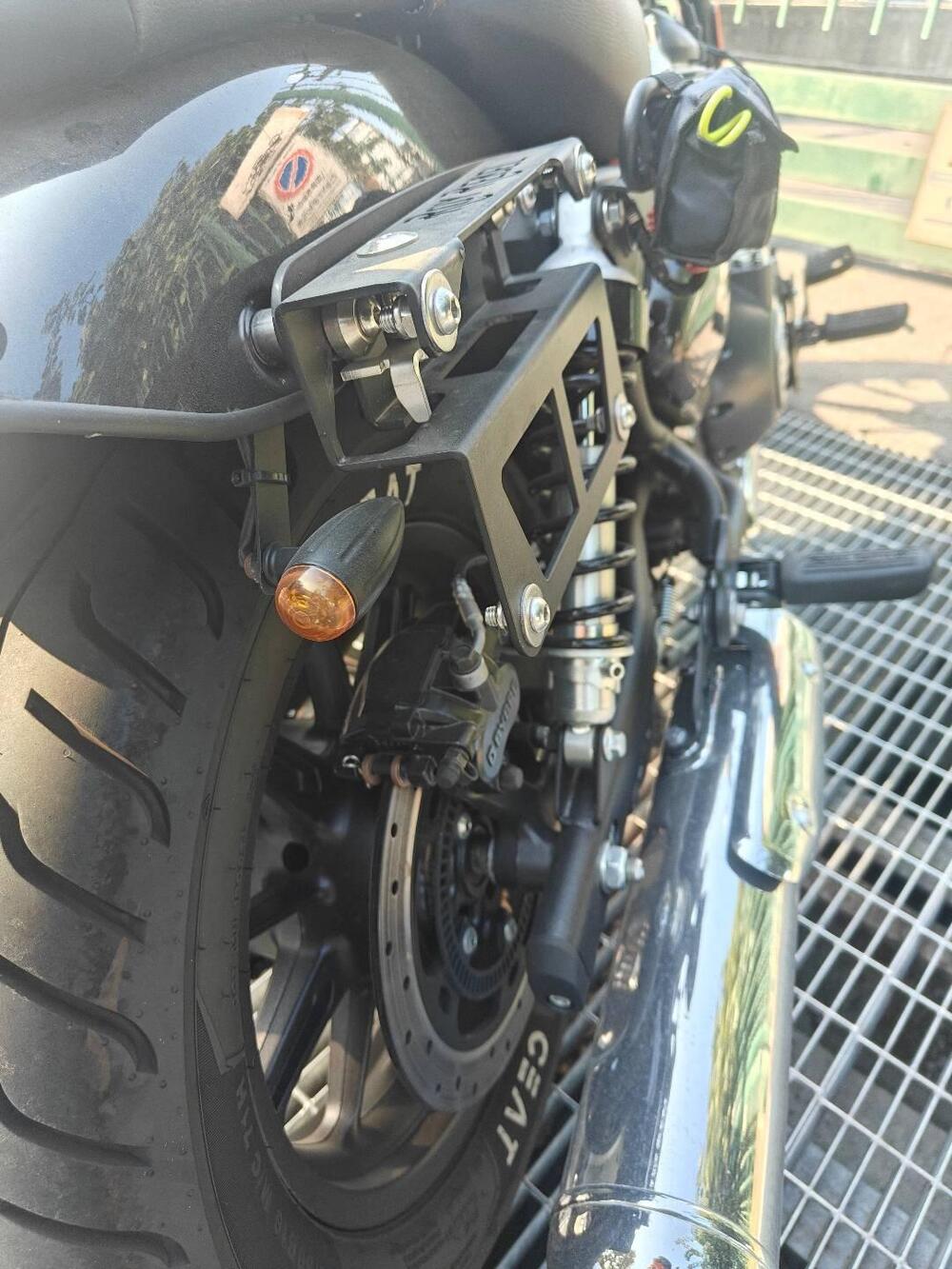 Royal Enfield Super Meteor 650 (2023 - 26) (6)