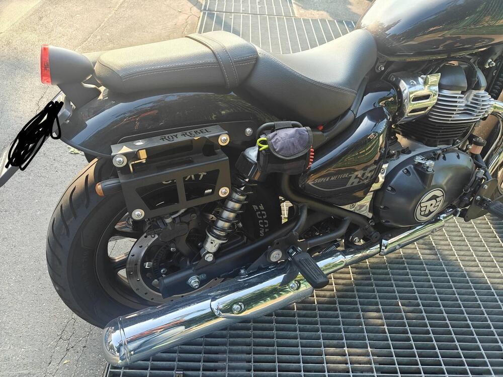 Royal Enfield Super Meteor 650 (2023 - 26) (8)