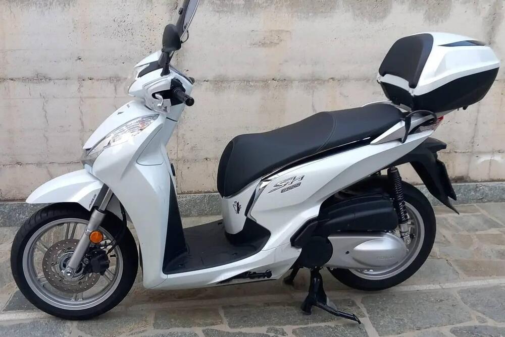 Honda SH 300 i ABS (2016 - 20) (2)