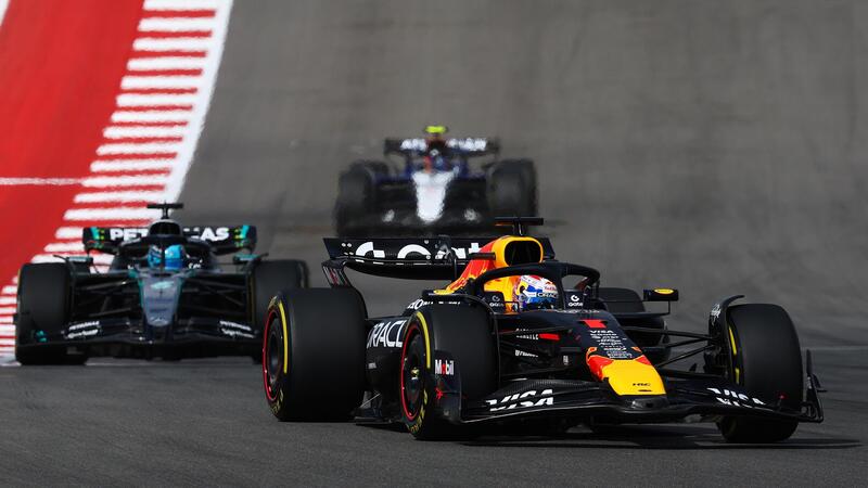 F1. Verstappen domina la Sprint di Austin con Russell sul podio, ma Sainz sorprende: &quot;Williams costante e nella mischia per la vittoria&quot;
