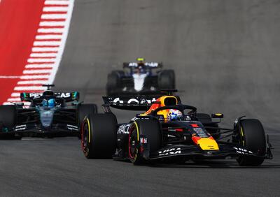 F1. Verstappen domina la Sprint di Austin con Russell sul podio, ma Sainz sorprende: Williams costante e nella mischia per la vittoria
