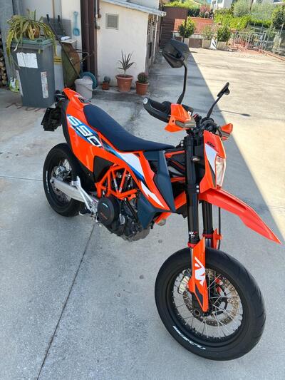 KTM 690 SMC R (2023 - 25) usata
