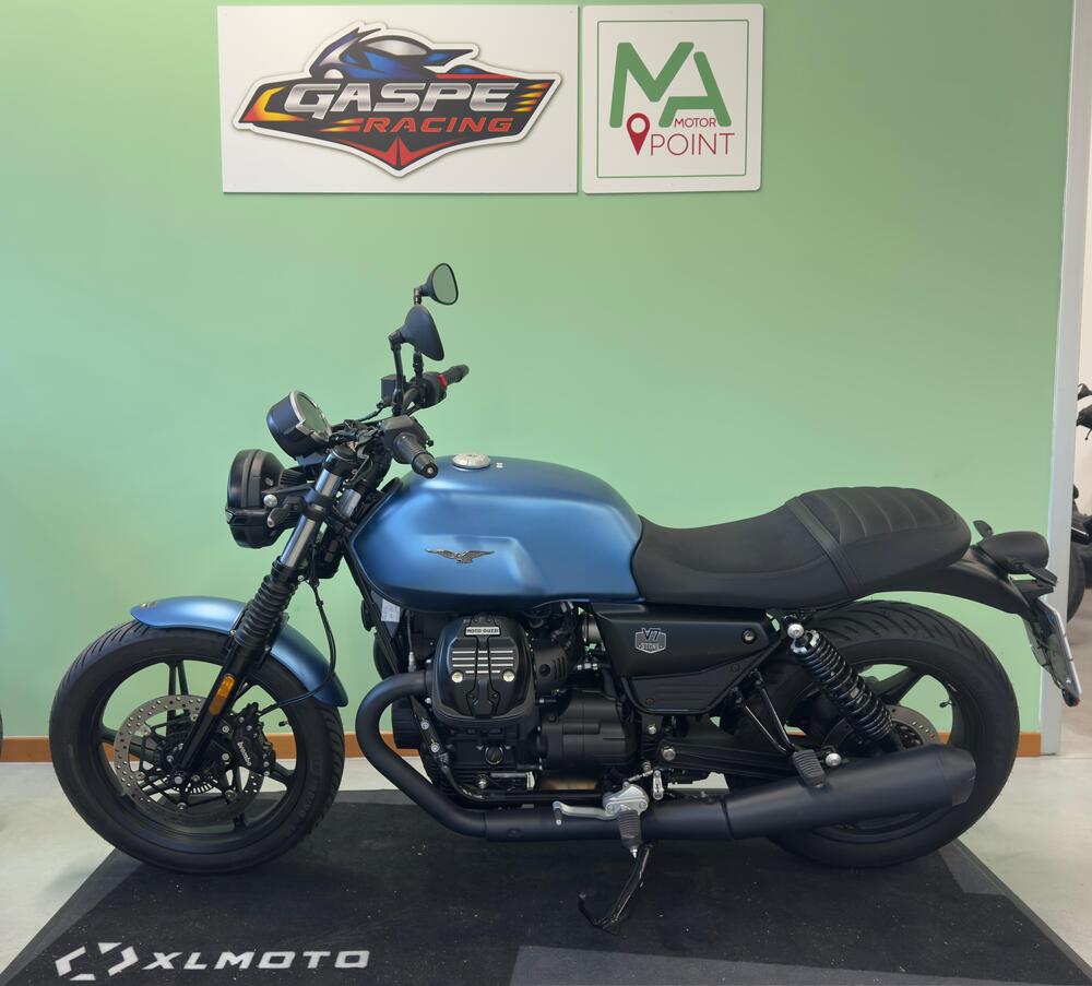 Moto Guzzi V7 Stone (2025 - 26) (2)