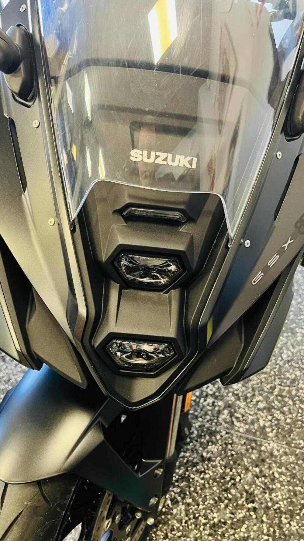 Suzuki GSX-8R (2024 - 26) (15)