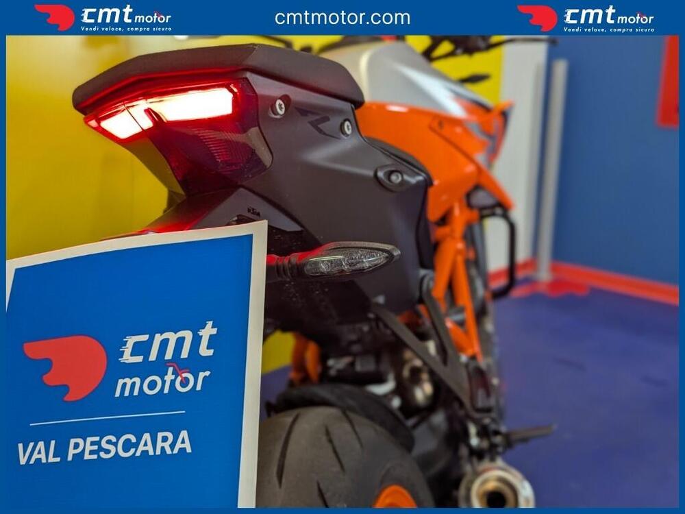 KTM 1290 Super Duke R (2022 - 23) (6)