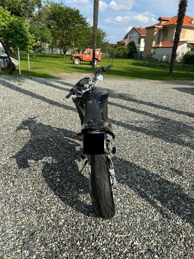 Husqvarna SM 125 (2009) usata