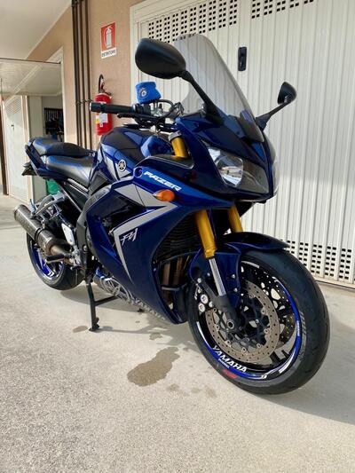 Yamaha FZ1 Fazer (2006 - 16) usata